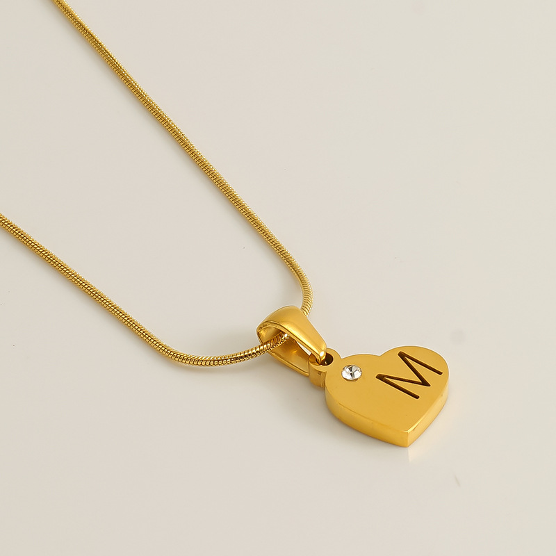 Ketting met de letter M (van mama)